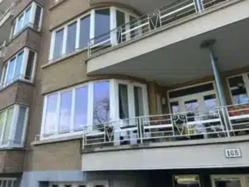 Fenêtres remplacées sur un immeuble à appartements à Forest — Pulsar Windows