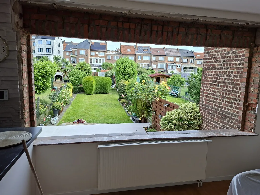 On site: creating a glazed bay on the kitchen and garden side